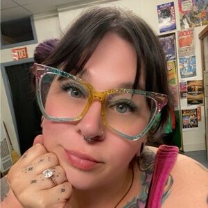 Meet your Posher, Dana